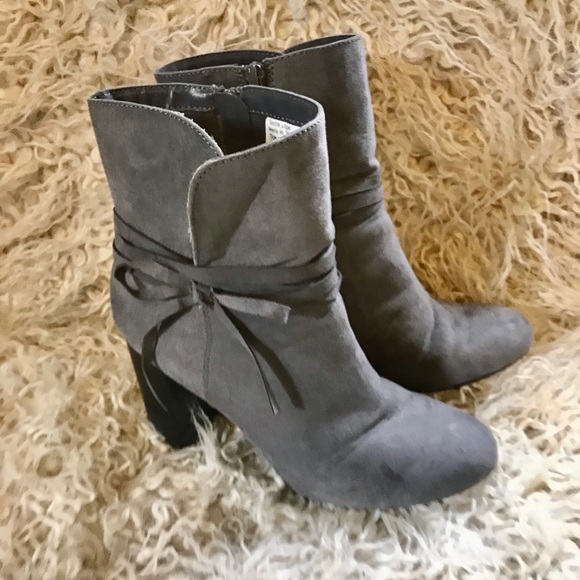🧚🏼Christian Siriano gray ankle boots🧚🏼 - Picture 2 of 5